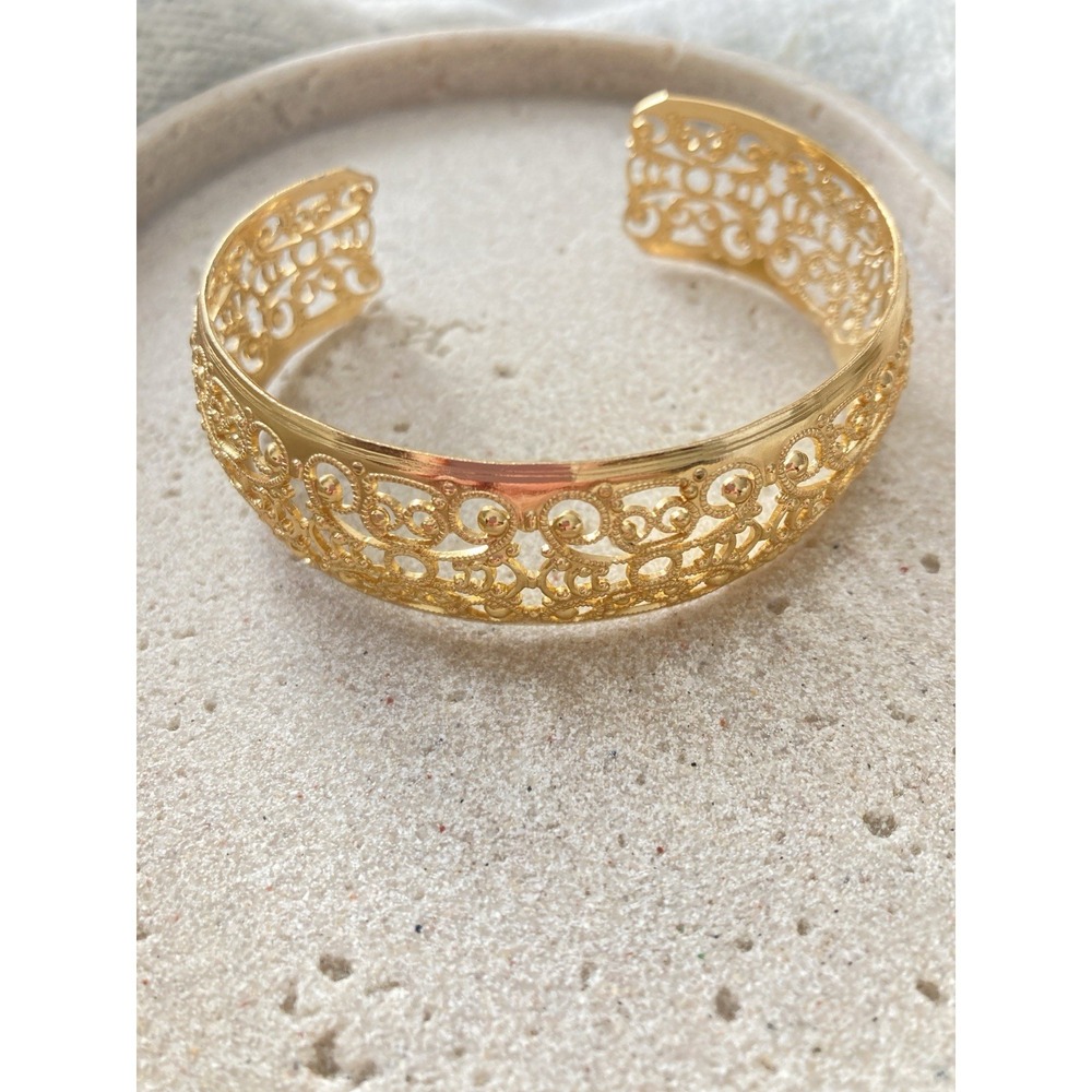 Gold Tone Filigree Cuff Bracelet Ornate Scroll Openwork Wide Bangle Lightweight